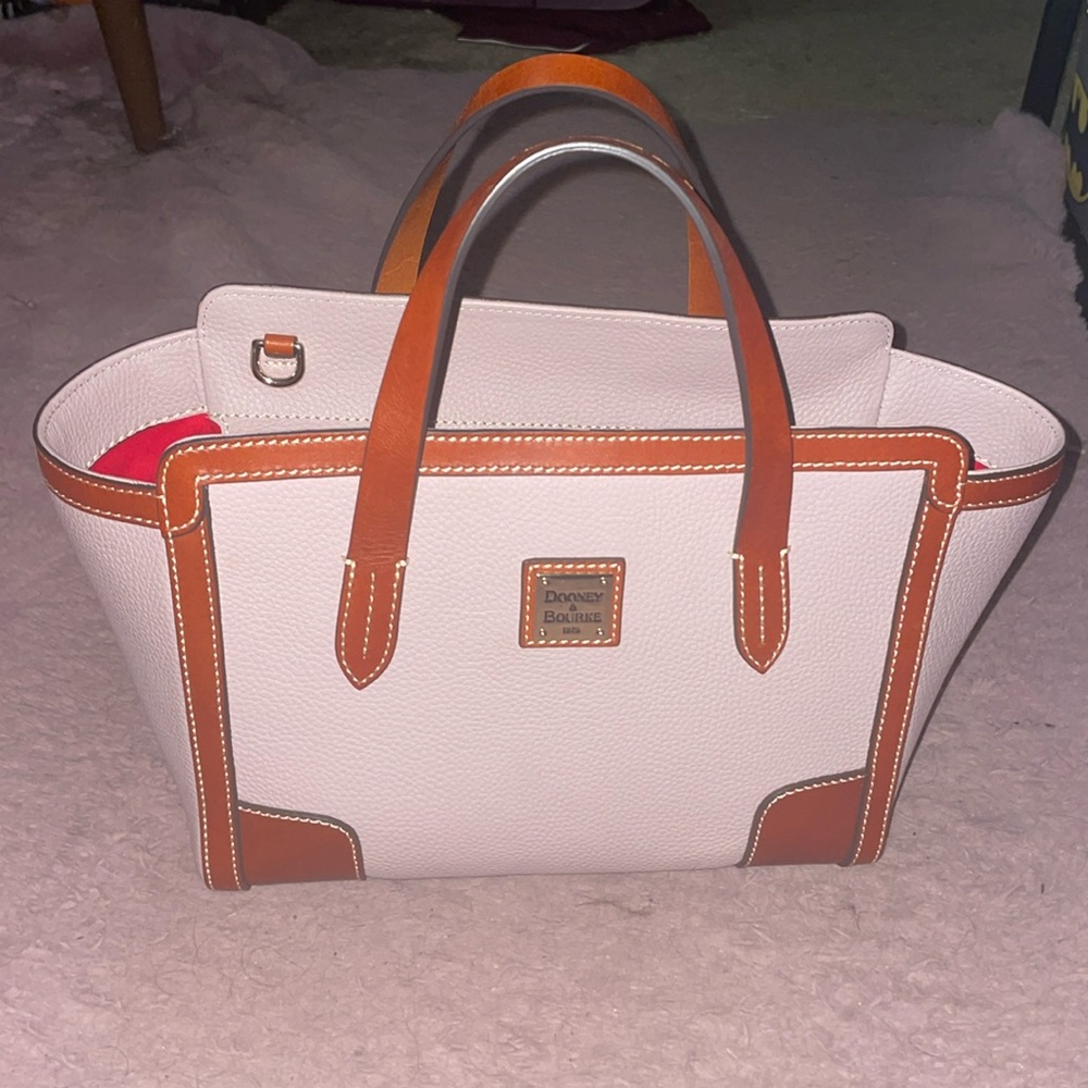 Dooney and Bourke Oyster Small Shopper ✨
